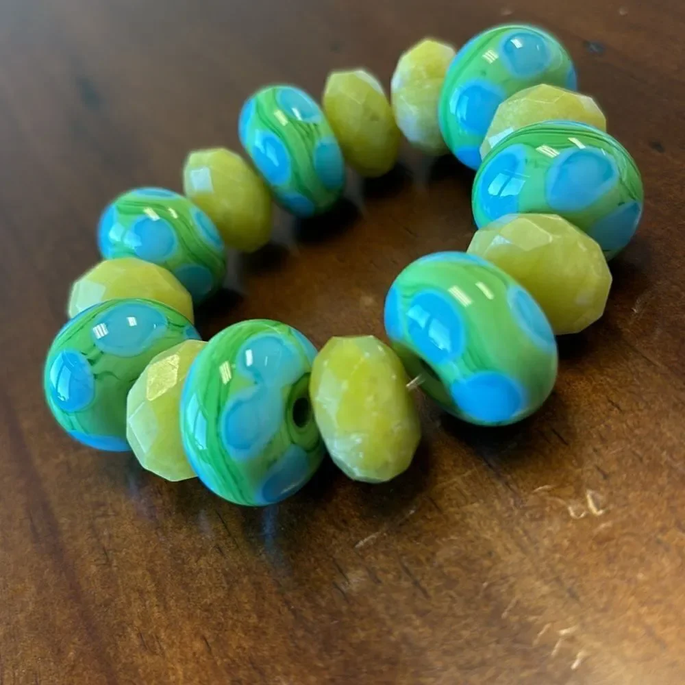 Beaded bracelet turquoise and green stretchy band